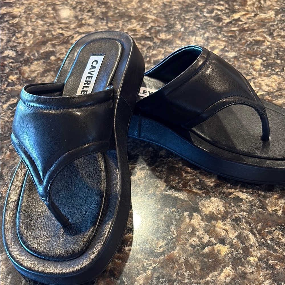Sleek Black Sandals with Comfortable Sole